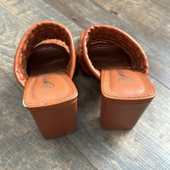 Nasty Gal Heeled woven Sandals - Picture 5 of 10